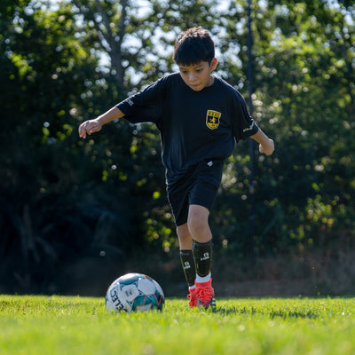 G-Form Youth Shin Guards for Football Volt - Black | 8Lines Shop - Fast Shipping World Wide